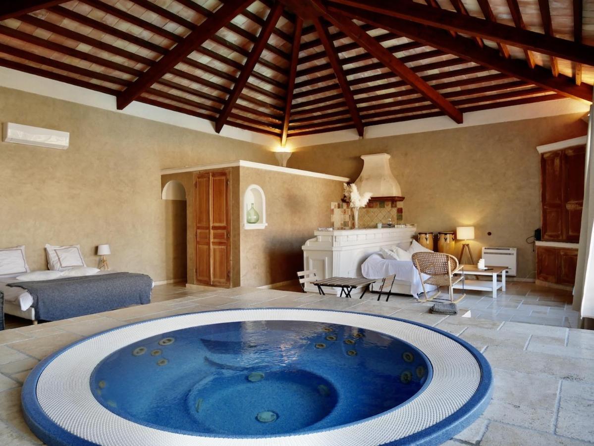 Le Pool House - Private Jacuzzi - Mas Des Sous Bois Hotel Ventabren Exterior photo